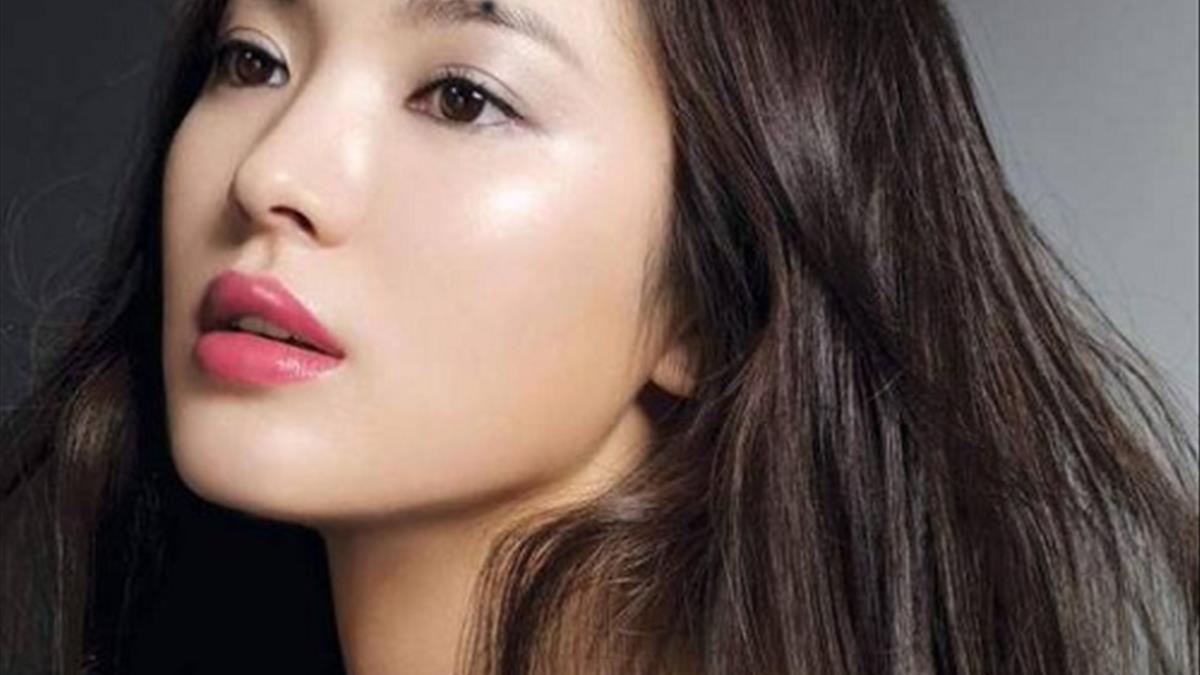 Kết quả hình ảnh cho nôt ruồi ở đường chân mày