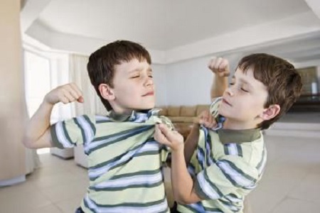 Mơ Thấy Anh Em Đánh Nhau: Giải Mã, Ý Nghĩa và Những Cảnh Báo Cần Lưu Ý