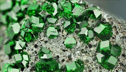 da-ngoc-luc-bao-Emerald