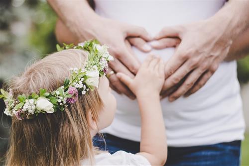 pham thai tue 2021 co nen sinh con