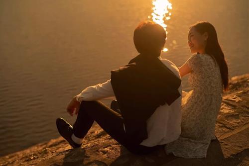 Chu nghia lang man theo 12 chom sao