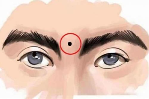 Not ruoi o giua 2 long may