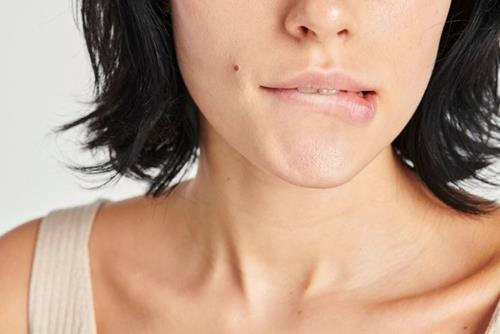 Not ruoi o khoe mieng