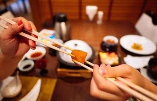 Kiêng nối đũa Kieng noi dua