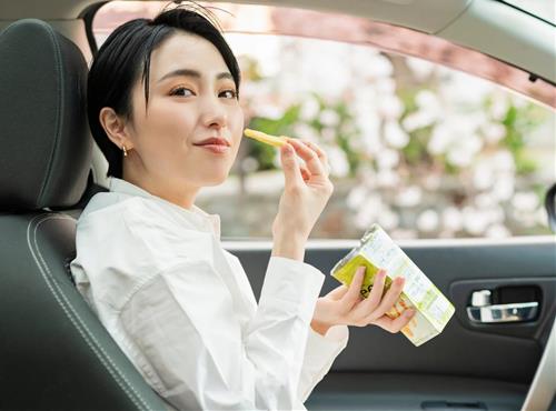 Nhung mon do nen co san trong o to