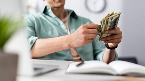 Con giap nen thay doi chien luoc lam giau cuoi nam 2025