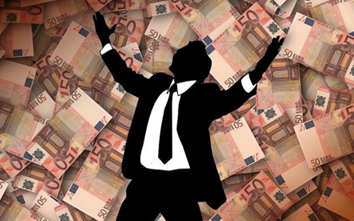 Gio sinh nguoi kiem tien gioi nhung tieu tien cuc nhanh