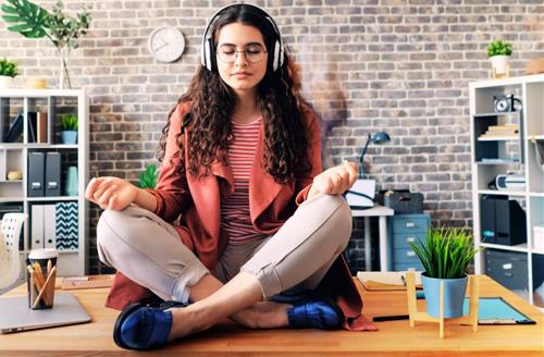 Gen Z cân bằng trong cảm xúc Gen Z can bang trong cam xuc