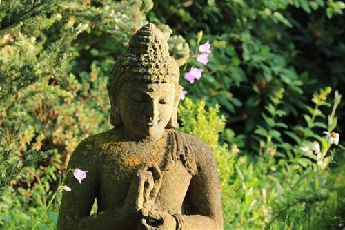 2 noi khong nen dat chan den