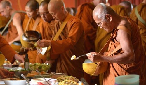 De thua do chay co sao khong