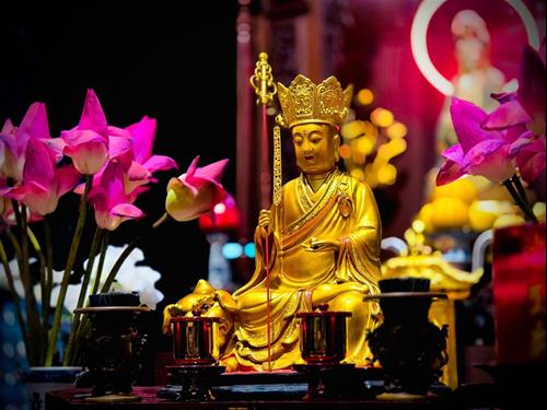 Nghi thức tụng kinh Địa Tạng Bồ Tát Bổn Nguyện tại nhà Nghi thuc tung kinh Dia Tang Bo Tat Bon Nguyen tai nha