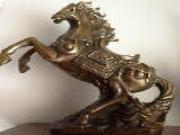 Ngựa đồng hóa giải sát khí